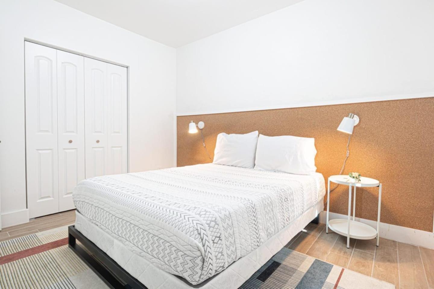 Stylish 2Bed Apartment El Portal Маями Екстериор снимка